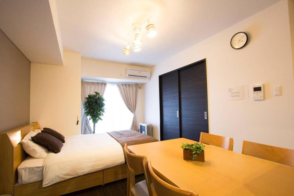 ようこそ札幌へ! 大通公園まで地下鉄10分 定員6名 Firetv完備 1階はセコマ Apartment Luaran gambar