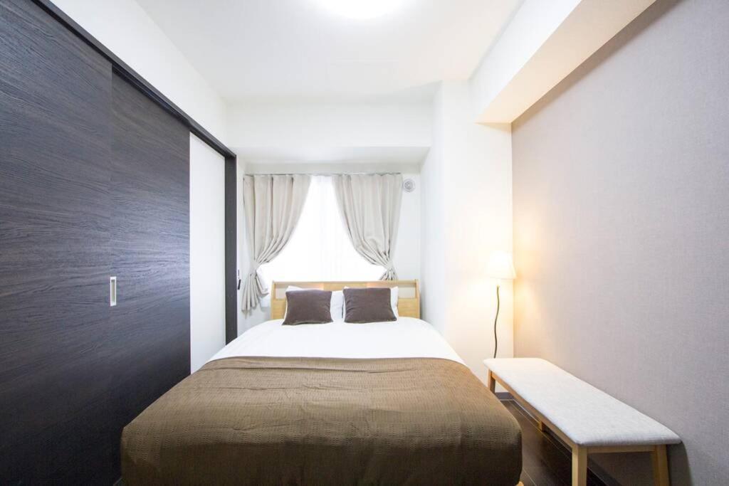 ようこそ札幌へ! 大通公園まで地下鉄10分 定員6名 Firetv完備 1階はセコマ Apartment Luaran gambar