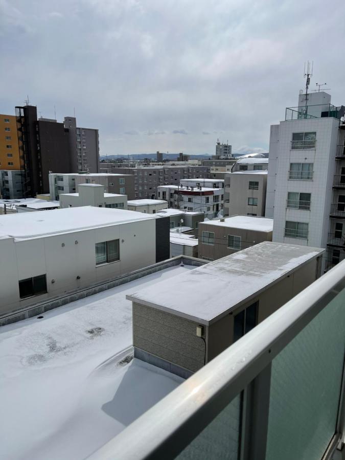 ようこそ札幌へ! 大通公園まで地下鉄10分 定員6名 Firetv完備 1階はセコマ Apartment Luaran gambar