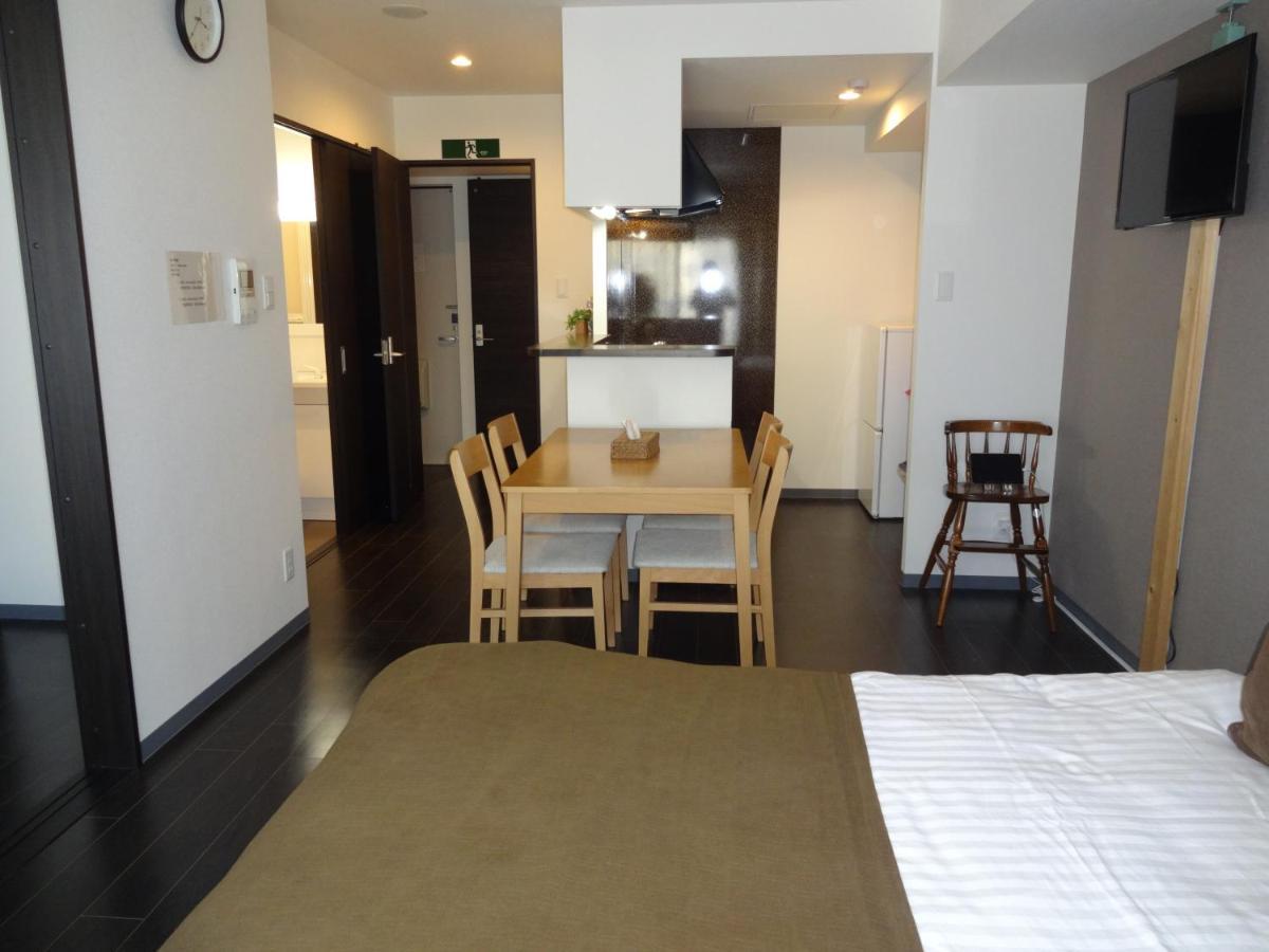 ようこそ札幌へ! 大通公園まで地下鉄10分 定員6名 Firetv完備 1階はセコマ Apartment Luaran gambar